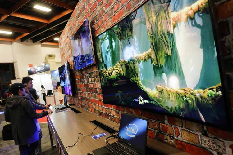 intel_IEM showcase_3.jpg